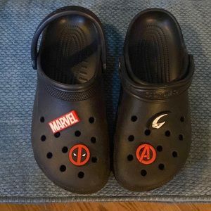 Black convertible Crocs Size - M8/W10 - like new - no wear